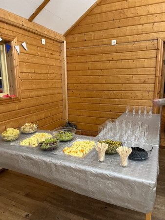 Välkomstdrink och tilltugg 