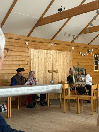 Grevinnan satt i fönstret